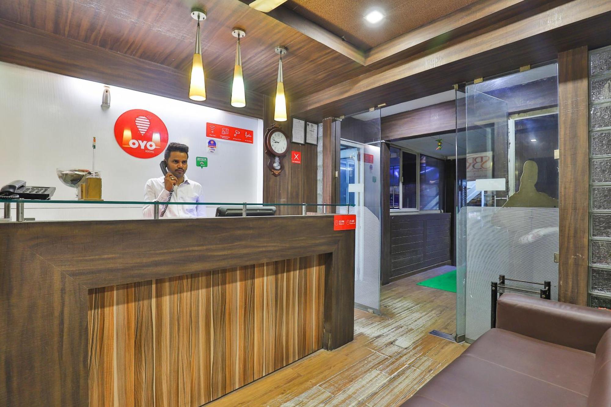 Hotel O Sri Balaji Residency Ahmedabad Exteriör bild