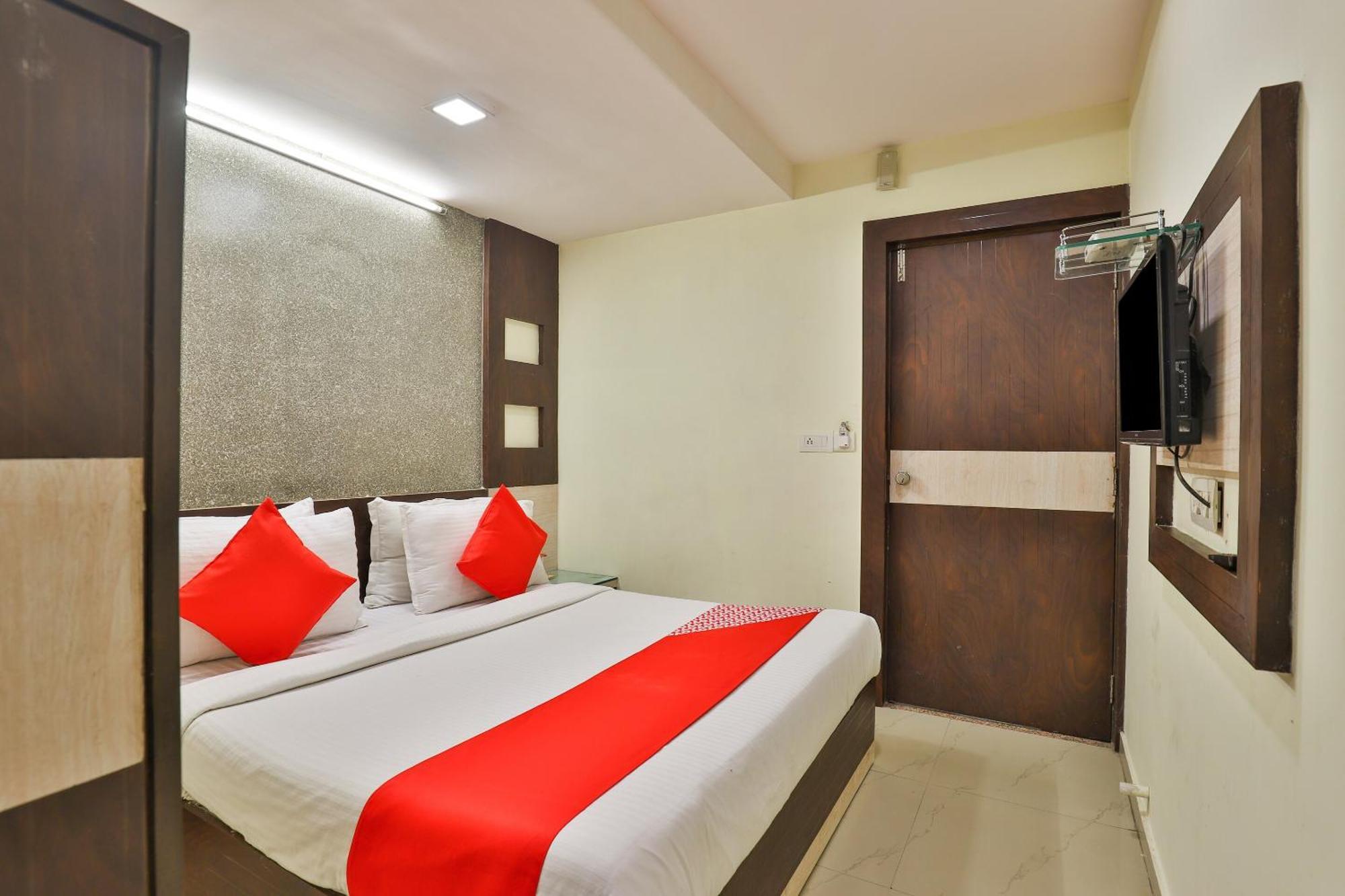 Hotel O Sri Balaji Residency Ahmedabad Exteriör bild