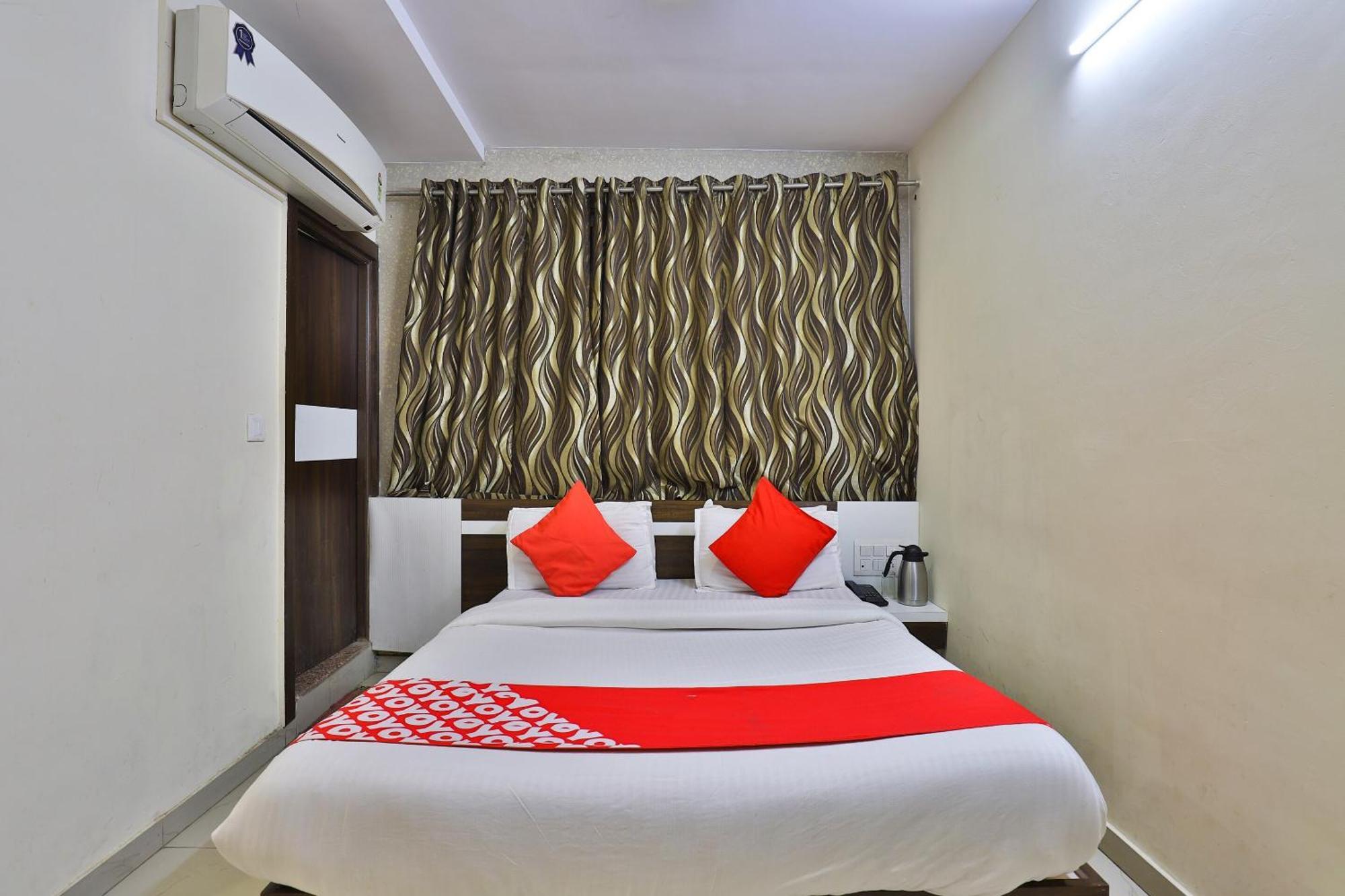 Hotel O Sri Balaji Residency Ahmedabad Exteriör bild