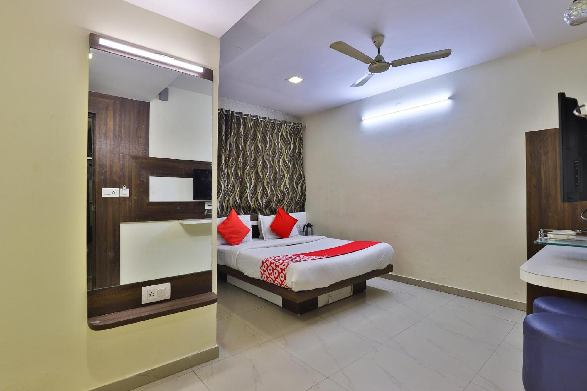 Hotel O Sri Balaji Residency Ahmedabad Exteriör bild